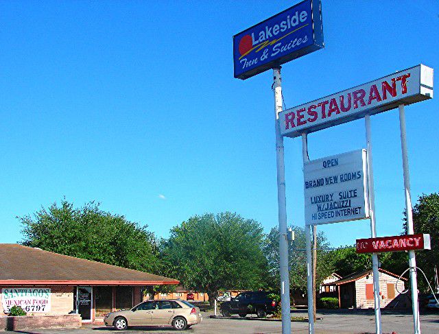 Lakeside Inn & Suites By Oyo Mathis I 37 מראה חיצוני תמונה