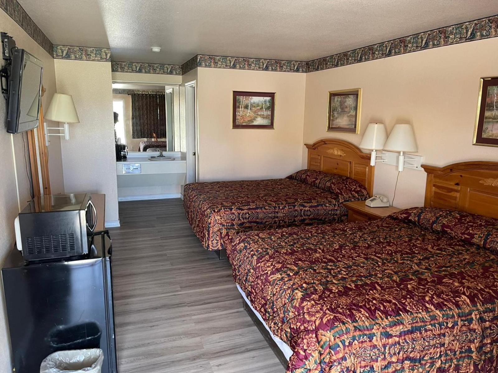 Lakeside Inn & Suites By Oyo Mathis I 37 מראה חיצוני תמונה