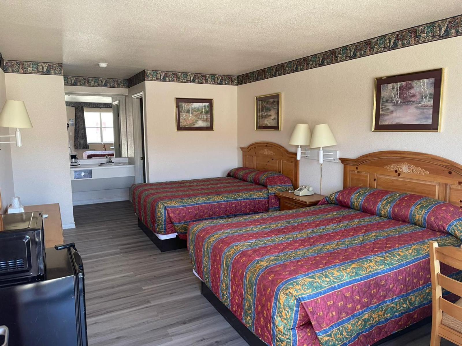 Lakeside Inn & Suites By Oyo Mathis I 37 מראה חיצוני תמונה